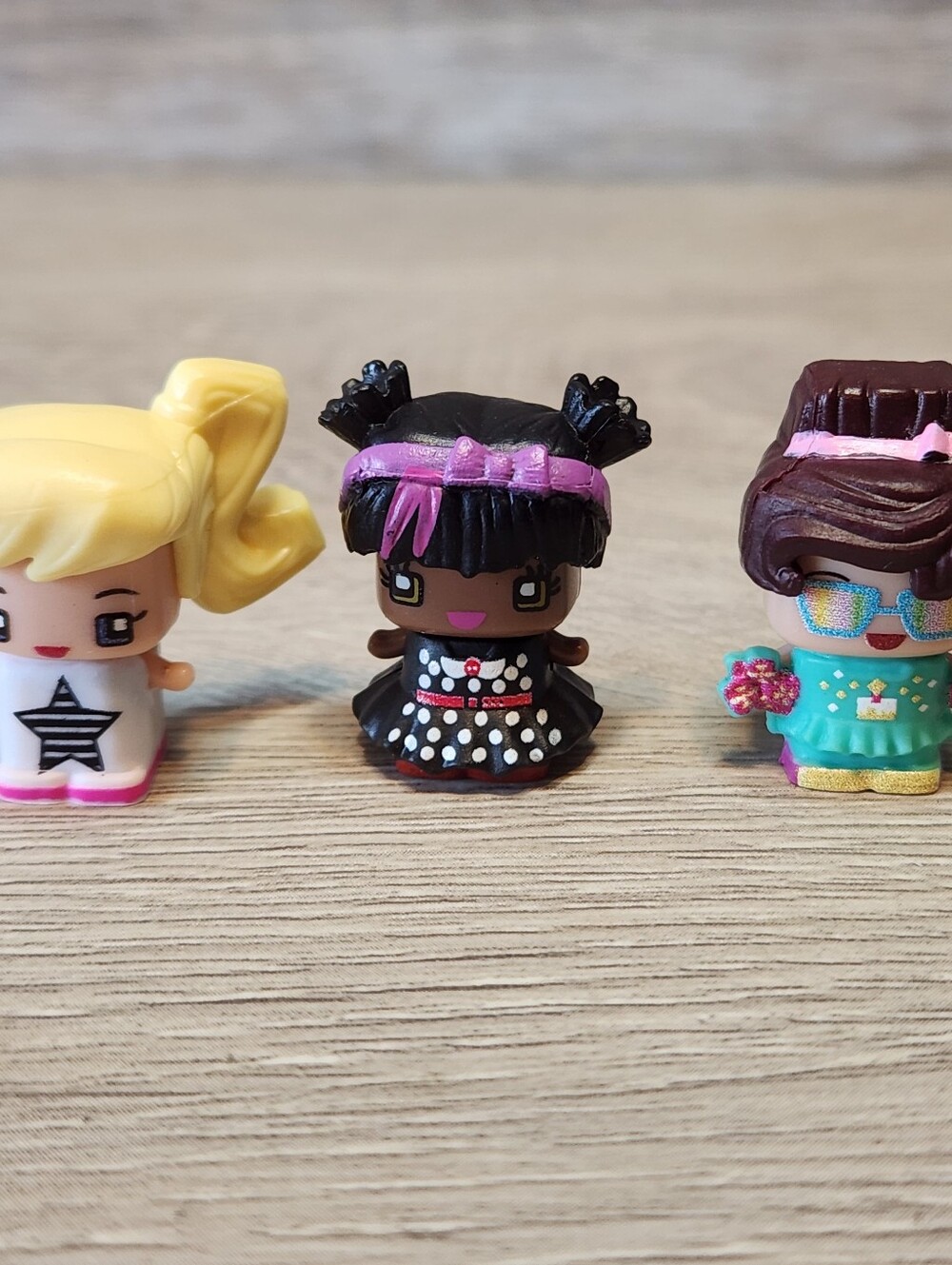 Mini Mixie Q figures 3 figures